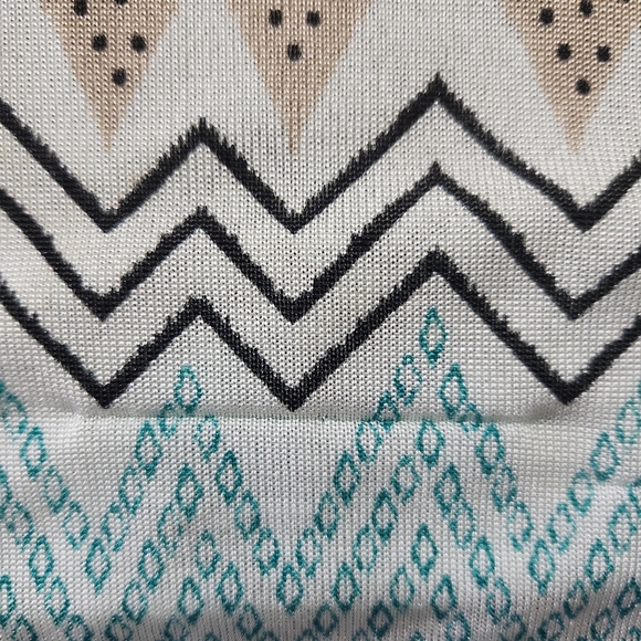 Young At Heart Chevron Patterned Women's Top - Picture 4 of 4
